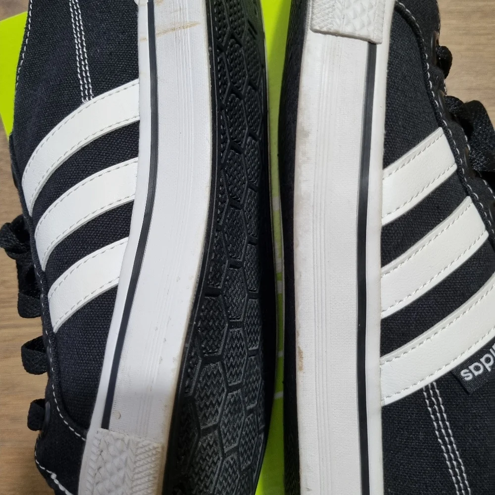 Adidas black and white men's sneakers Size 9.5 U.S. - Picture 8 of 15